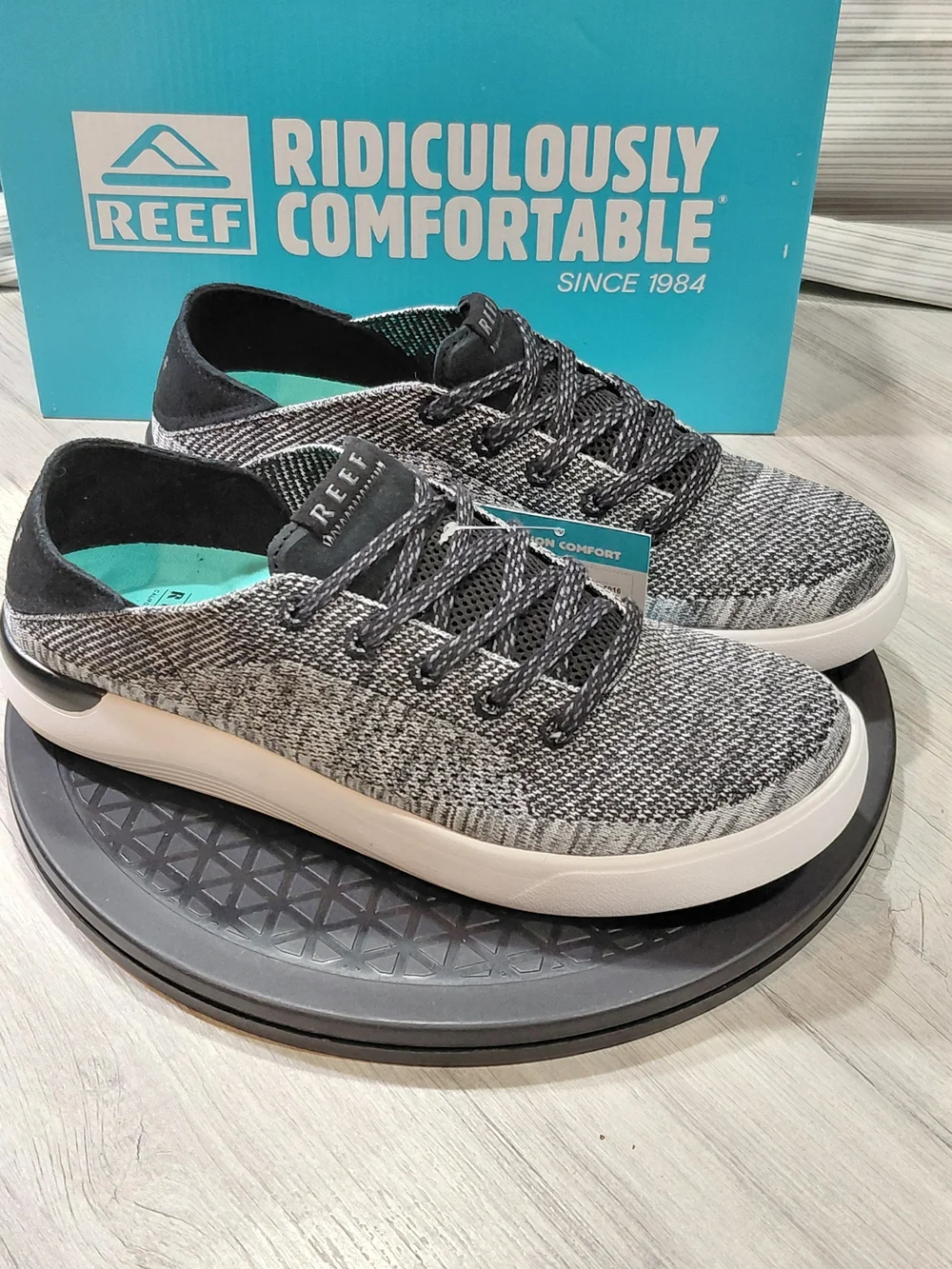 NWT Reef Men Swell Sole Gray Knit Casual Sneakers - Ridiculously Comfortable M9